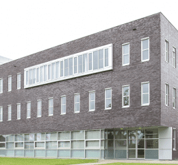 Schoolgebouw van Luzac in Heerenveen