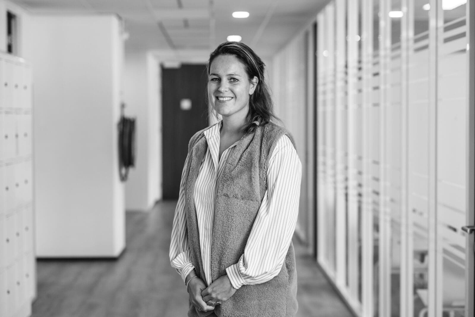 Portret van Florien MacKay, Conrector leerlingbegeleiding.