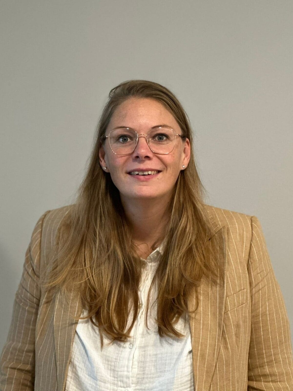 Portret van Jessica Dijkstra, conrector leerlingbegeleiding bij Luzac Hilversum.